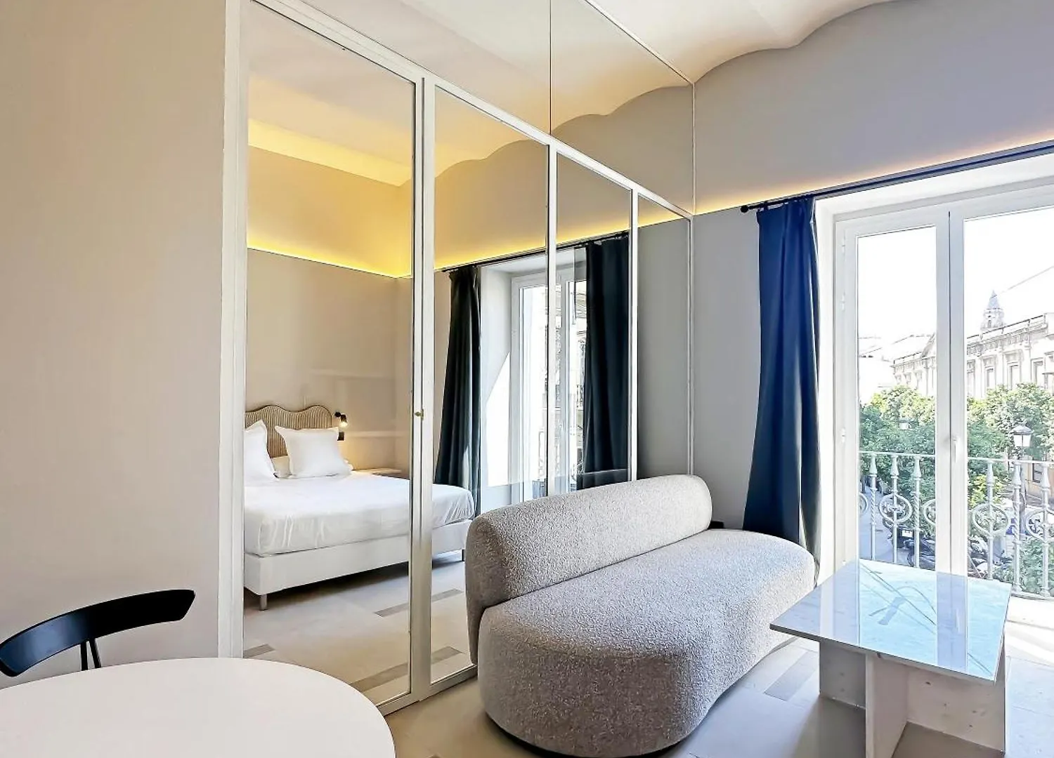 Casa Monti Sherry Suites contacts